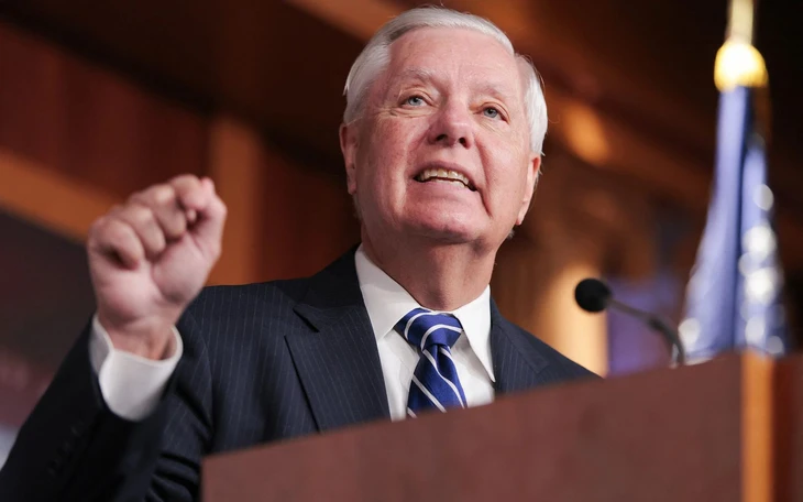 Thượng nghị sĩ Mỹ Lindsey Graham, đồng minh chủ chốt của ông Trump, bất ngờ qua đời ở tuổi 71 - Ảnh 1.