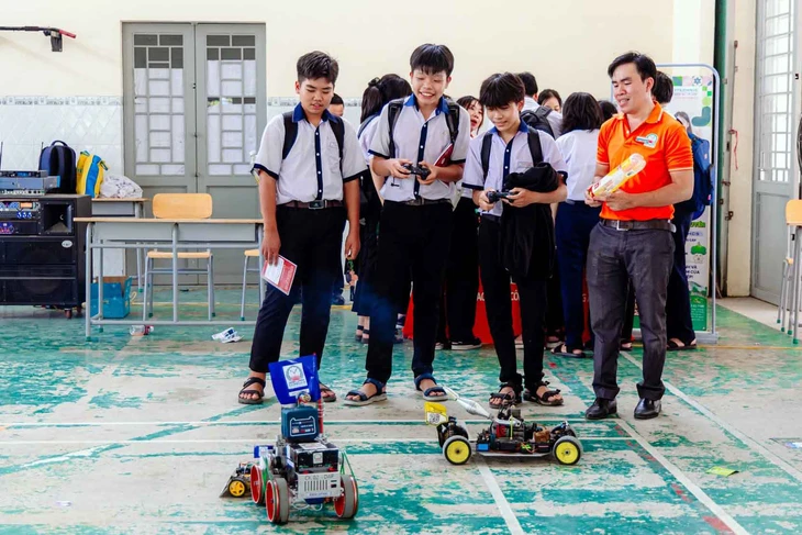 Nhiều cơ hội học tập liên thông cho học sinh , sinh viên tại Trường cao đẳng Công nghệ cao Đồng An - Ảnh 1.