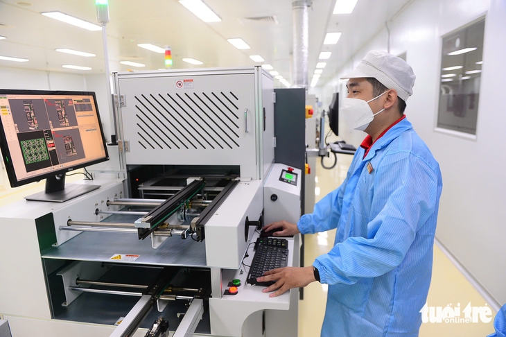 TP.HCM đặt mục tiêu xuất khẩu tăng trưởng 10 - 11%/năm, ưu tiên hàng công nghệ cao và chip - Ảnh 1.