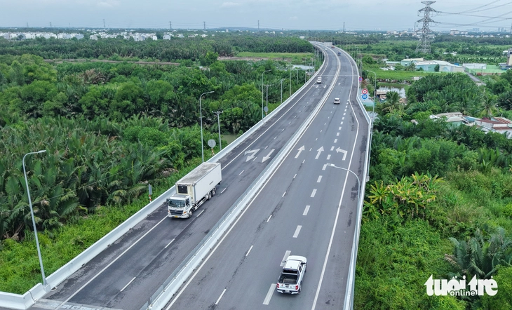 Tăng tốc kết nối sân bay Long Thành: Cao tốc Bến Lức - Long Thành sắp thông toàn tuyến sau 12 năm chờ đợi - Ảnh 5.
