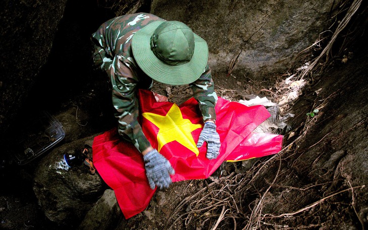 Thêm 2 hài cốt liệt sĩ được tìm thấy trong hang Đá Sập, chiều nay TP Đà Nẵng làm lễ truy điệu - Ảnh 7.
