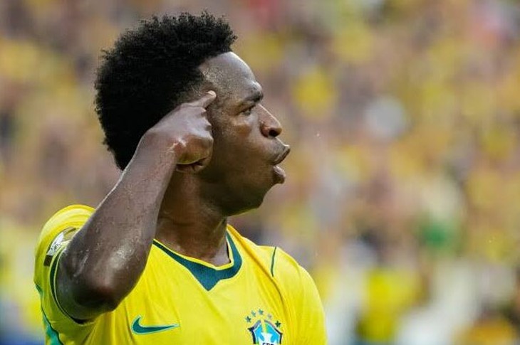 Ủa rồi chuyện gì nữa vậy Vinicius? - Ảnh 1.