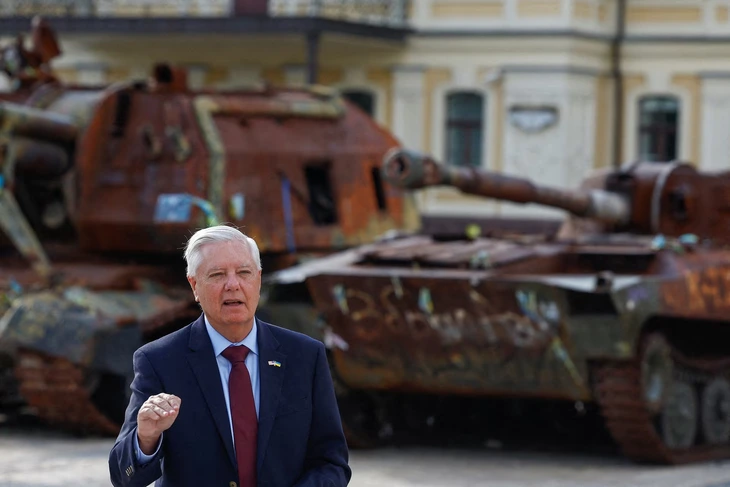 Tiết lộ nguyên nhân cái chết của Thượng nghị sĩ Lindsey Graham vào năm 2026 - Ảnh 1.