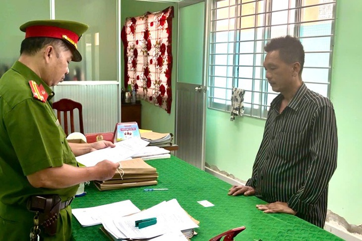 Tạm giam Đặng Văn Song vì khai thác cát trái phép tại Đồng Tháp - Ảnh 1.