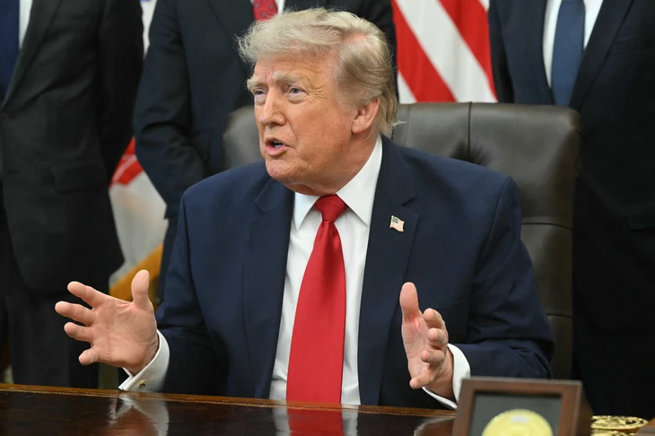 Ông Trump 'quay xe', không thu 20% phí Hormuz nữa - Ảnh 1.