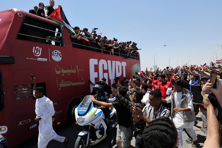 Tỉ phú UAE tặng 59 siêu xe cho tuyển Ai Cập sau World Cup - Ảnh 3.
