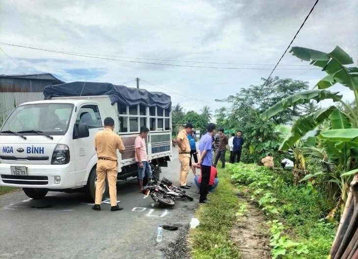 Khởi tố cựu Viện trưởng và thủ trưởng vụ nữ sinh tử vong ở Vĩnh Long - Ảnh 4.