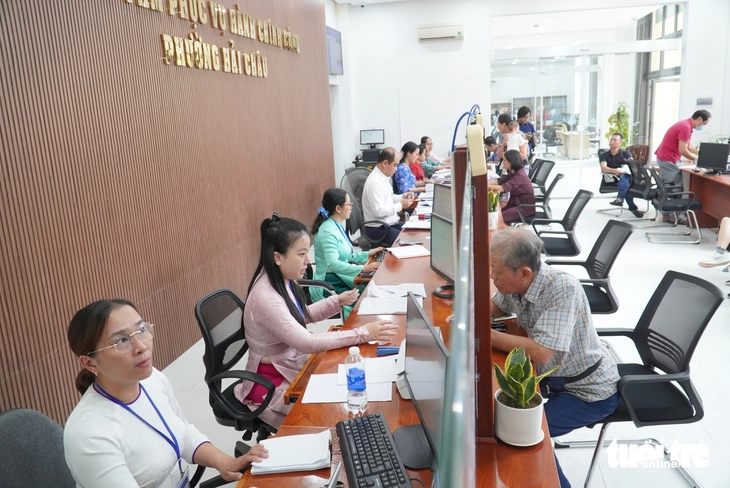 Đà Nẵng tạm dừng bổ nhiệm, tuyển dụng cán bộ tại xã phường - Ảnh 2.