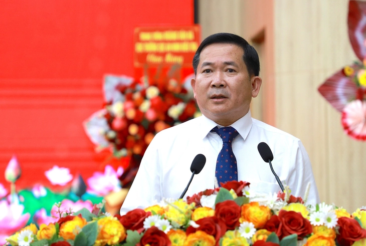 Trung tướng Đinh Văn Nơi cùng chính quyền Phú Quốc phục vụ dân, góp sức đưa đảo ngọc cất cánh - Ảnh 1.