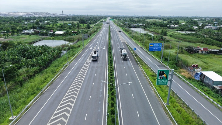 Nhiều tuyến cao tốc nằm ở các trục giao thông huyết mạch Đồng Nai – TP.HCM đã định hình và hướng về sân bay Long Thành. - Ảnh 2.