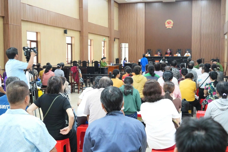 Đang bị truy nã, cựu tổng giám đốc lừa đảo hơn 426 tỉ đồng vẫn lĩnh án chung thân - Ảnh 2.