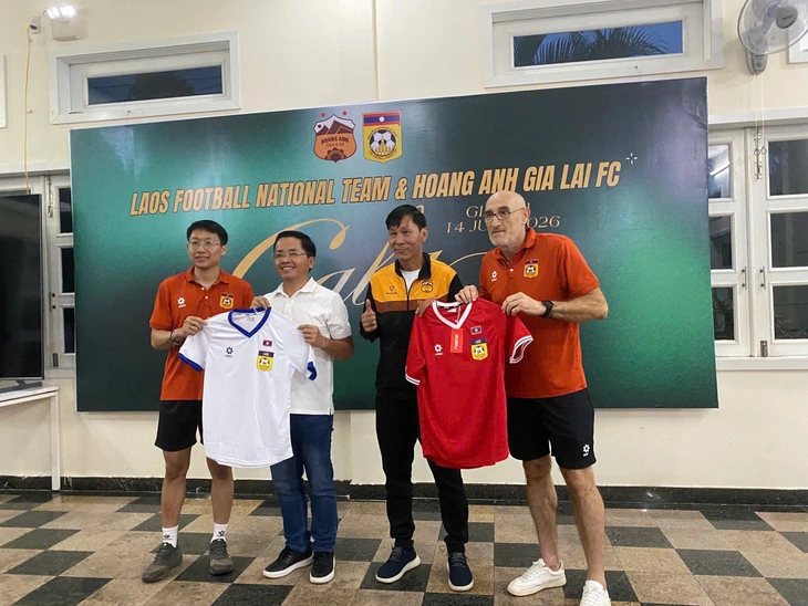 Tuyển Lào bất phân thắng bại với CLB Hoàng Anh Gia Lai - Ảnh 2.