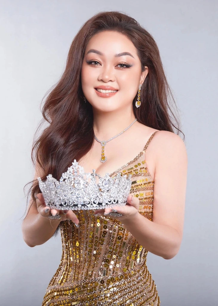 Bà chủ kim cương Ngọc Châu Âu là á hậu, hoạt động showbiz sôi nổi trước khi bị khởi tố - Ảnh 2.