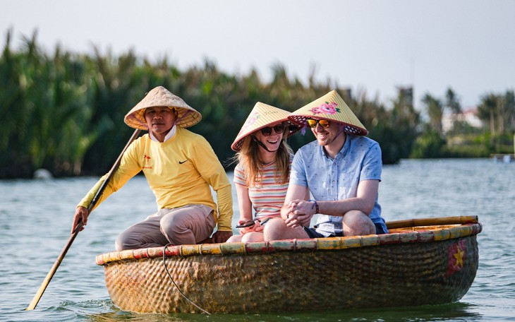 AI làm quảng cáo hấp dẫn hơn, nhưng giống người quá lại phản tác dụng? - Ảnh 3.