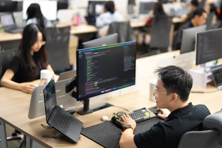 Có nên vội 'xuống tiền' theo? - Ảnh 1.