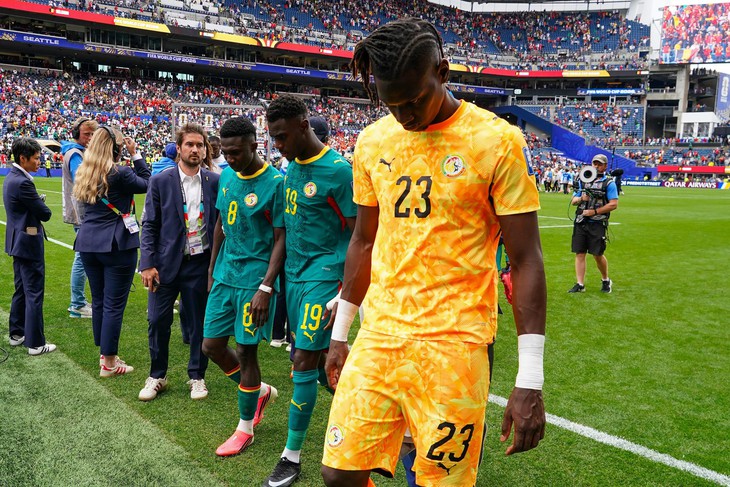 Senegal 'sốc' khi phát hiện bác sĩ đi dự World Cup là… chuyên gia phụ khoa - Ảnh 1.