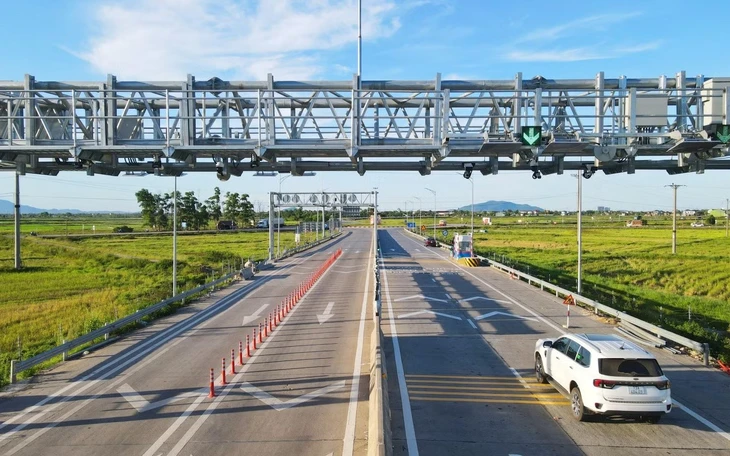 Toàn cảnh đi lại và thu phí cao tốc đi qua các tỉnh miền Trung – Nam Trung bộ - Ảnh 13.