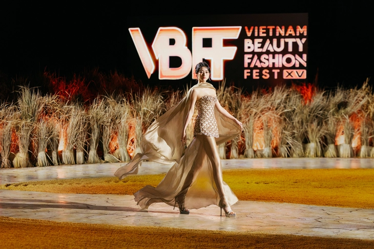 Vietnam Beauty Fashion Fest mang cả mùa gặt lên sàn diễn - Ảnh 5.