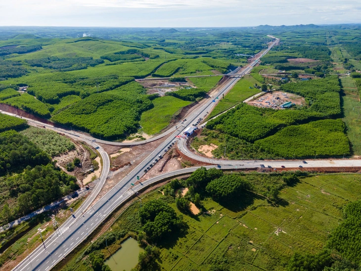 Toàn cảnh đi lại và thu phí cao tốc đi qua các tỉnh miền Trung – Nam Trung bộ - Ảnh 2.