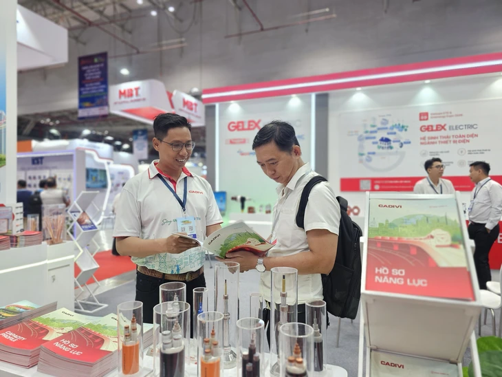 Hơn 800 doanh nghiệp mang công nghệ điện mới, năng lượng xanh đến TP.HCM - Ảnh 1.