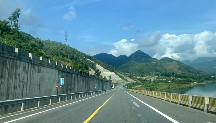 Toàn cảnh đi lại và thu phí cao tốc đi qua các tỉnh miền Trung – Nam Trung bộ - Ảnh 7.