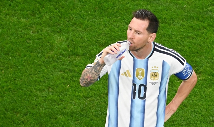 Hé lộ số tiền 'khủng' thu về từ giờ 'nghỉ uống nước' tại World Cup 2026 - Ảnh 1.
