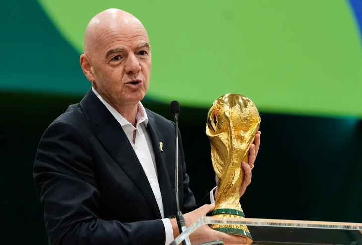 Chủ tịch FIFA bị đề nghị điều tra sau vụ xóa thẻ đỏ cho sao tuyển Mỹ - Ảnh 1.