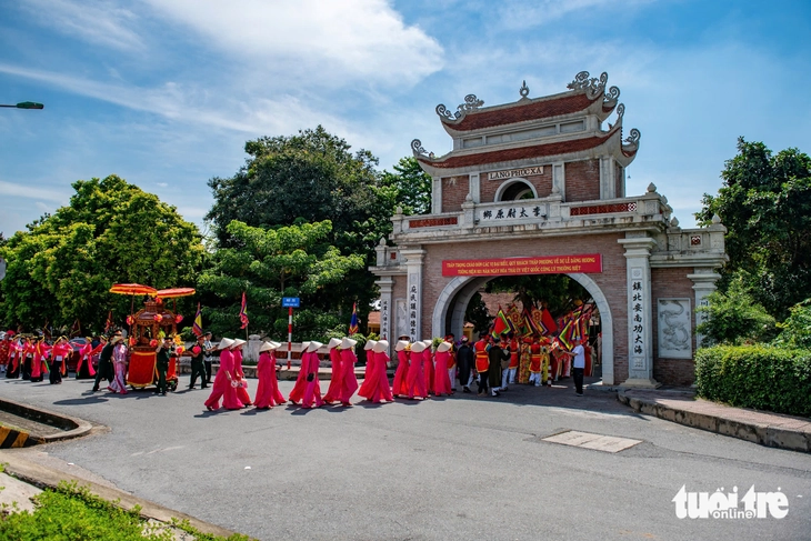 Dân làng nấu 120 mâm cỗ mời du khách về lễ giỗ danh tướng Lý Thường Kiệt - Ảnh 2.