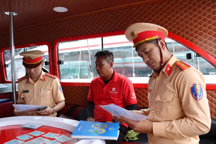 Đơn vị ca nô Phú Quốc chuẩn bị đón khách trở lại Sau vụ lật ca nô - Ảnh 1.