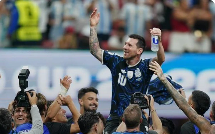 Cổ động viên thế giới thán phục với tuyển Argentina và Messi - Ảnh 3.