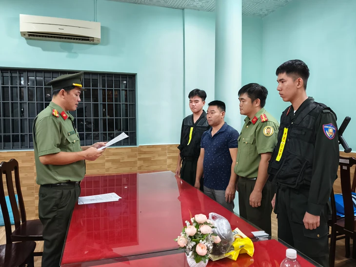 Bắt tạm giam 2 bị can tổ chức cho người khác ở Phú Quốc trái phép - Ảnh 2.