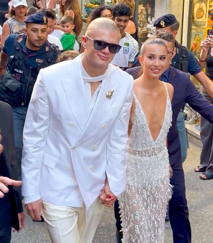 Erling Haaland và bạn gái sánh đôi dự show Dolce & Gabbana - Ảnh 2.
