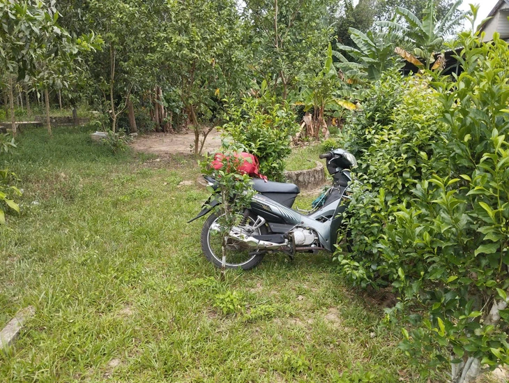 Phát hiện thi thể nam giới dưới sông Thác Ma, xe máy và ba lô nghi của nạn nhân cách đó 1km - Ảnh 1.