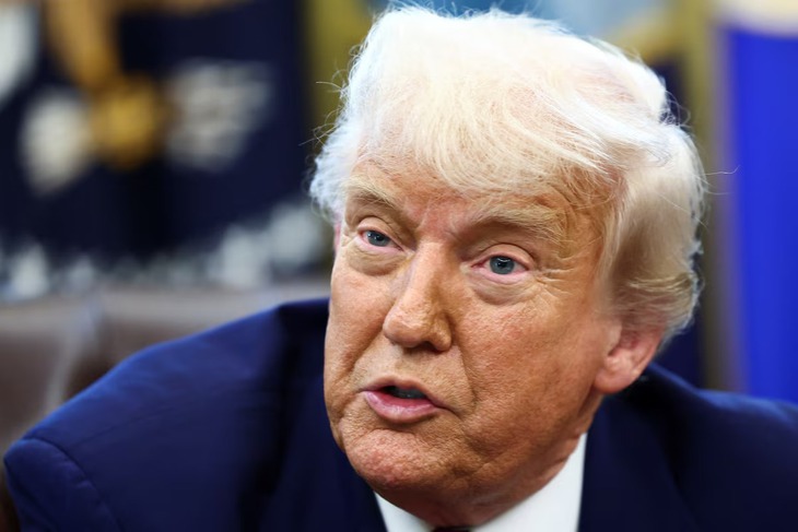 Ông Trump thúc giục các tập đoàn quốc phòng tăng tốc sản xuất vũ khí - Ảnh 1.