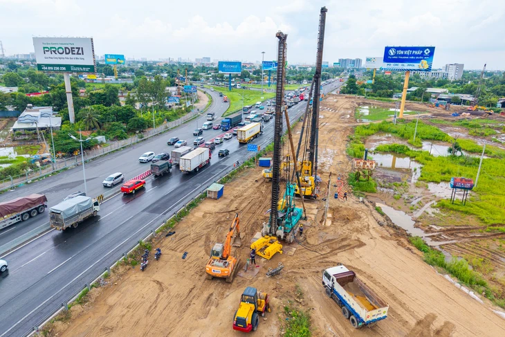 Ký hợp đồng tín dụng 27 . 094 Tỉ đồng cho dự án cao tốc TP . HCM - Trung Lương - Mỹ Thuận - Ảnh 1.