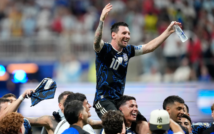 Lionel Messi ăn mừng cũng thành... viral - Ảnh 2.