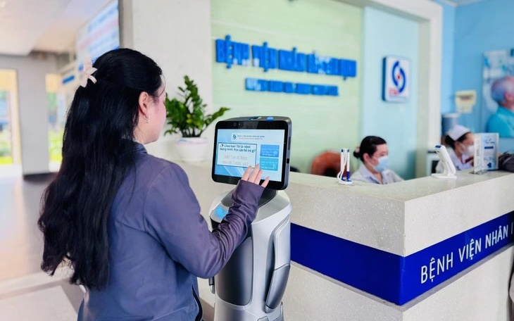 Báo điện tử Tuổi Trẻ tổ chức Talkshow: 'Sức khỏe chủ động thời AI: từ hồ sơ số đến chăm sóc trọn vòng đời' - Ảnh 4.