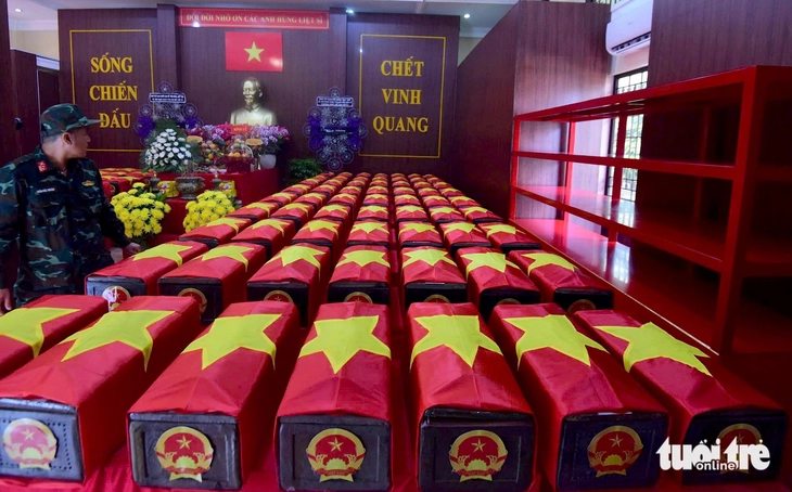 Mở rộng rãnh tìm kiếm hài cốt liệt sĩ tại công viên Lê Thị Riêng ra phía hồ nước - Ảnh 1.