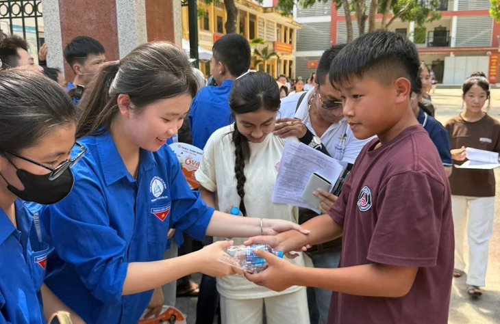Học sinh nhận 3 điểm 0 đỗ lớp 10 công lập sau phúc khảo - Ảnh 1.