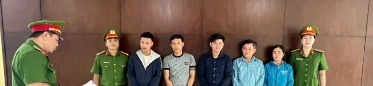 Bị điều tra, đường dây bán phụ gia thực phẩm giả ở TP.HCM ‘tác động’ lực lượng chức năng - Ảnh 1.