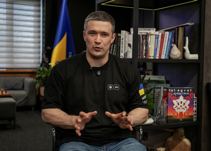 Ukraine bãi nhiệm Bộ trưởng Quốc phòng được lòng binh sĩ, người dân biểu tình phản đối - Ảnh 3.