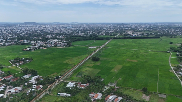 Vì sao Quảng Ngãi đề xuất dời ga đường sắt tốc độ cao về phía Nam 2km? - Ảnh 3.