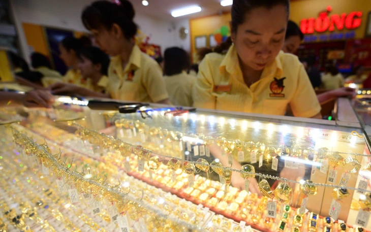 Đọc nhanh 17-7: Giá vàng giảm; một công ty TP.HCM 'kẹt' nghìn tỉ vì tài khoản bị phong tỏa - Ảnh 3.