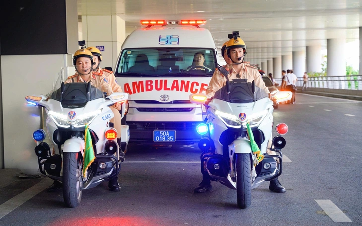 Bé trai nhỏ tuổi nhất Bệnh viện Nhi đồng 2 ghép thận từ người chết não được xuất viện - Ảnh 2.