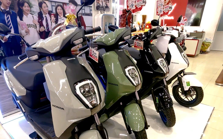 Tiếng bíp khi lùi, cài dây an toàn trên xe Toyota biến thành bài hát, nghệ sĩ Việt cũng góp mặt - Ảnh 6.