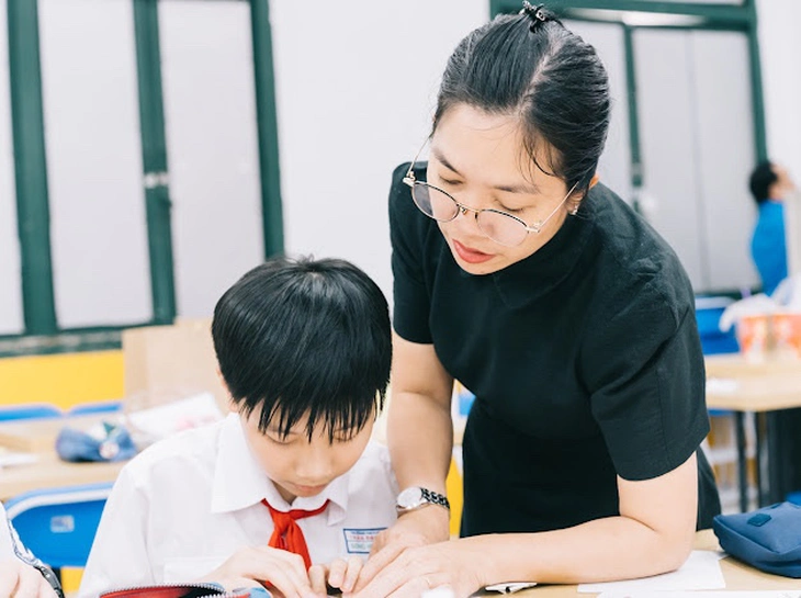 Phương pháp học tiếng Anh cho trẻ tiểu học và THCS trong thời đại AI - Ảnh 1.