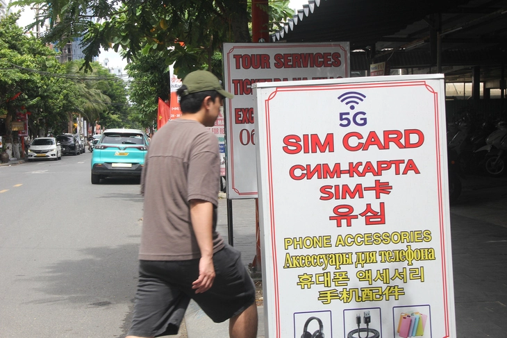 Khách ngơ ngác vì biển hiệu không có tiếng Việt, chính quyền sẽ ra quân xử lý - Ảnh 3.