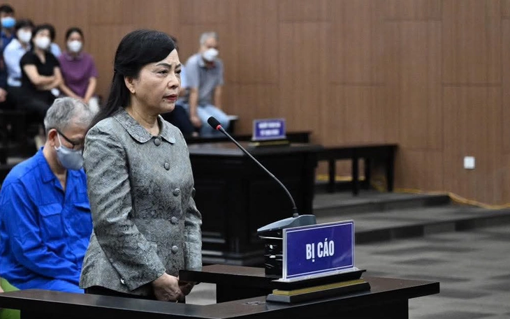 Bệnh viện đa khoa hơn 169 tỉ tại Huế mua máy gây mê, máy chạy thận không có chứng nhận xuất xứ  - Ảnh 2.