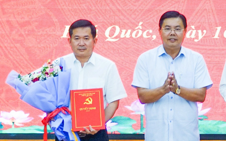 Ông Đinh Văn Nơi: Ai đặt bút ký sai, xảy ra xây trái phép, chiếm đất rừng là bị xử lý liền. - Ảnh 3.
