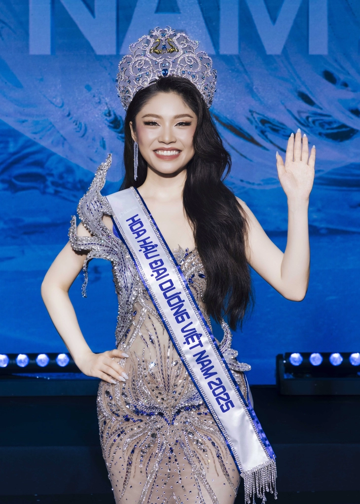 Giải mã những chiếc vương miện hoa hậu Việt Nam: Không chỉ là kim cương - Ảnh 7.